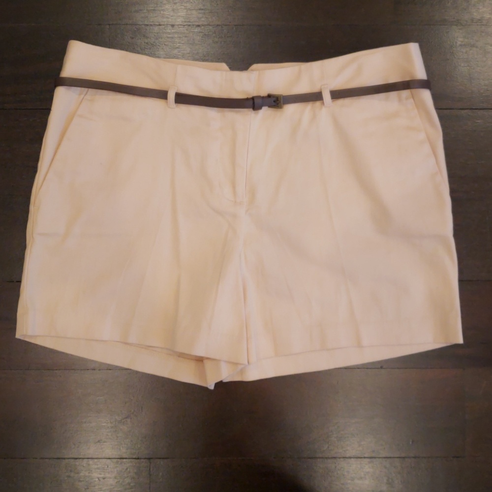 NWT FOREVER 21 WOMEN'S NUDE SHORTS